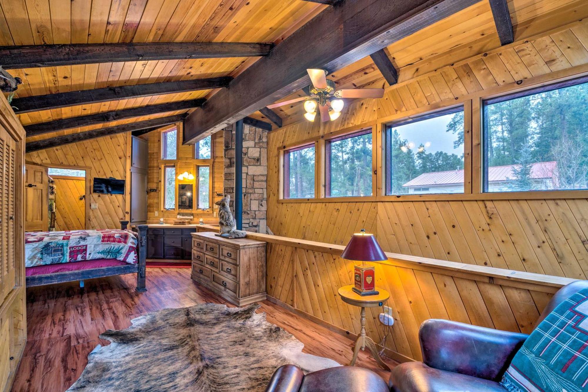 Unique Bear Country Cabin In Ruidoso With Hot Tub! Eksteriør bilde