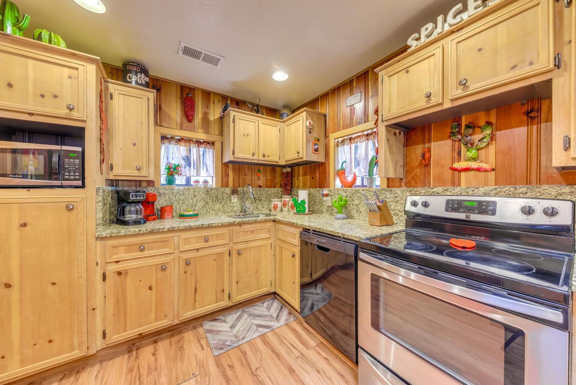 Unique Bear Country Cabin In Ruidoso With Hot Tub! Eksteriør bilde