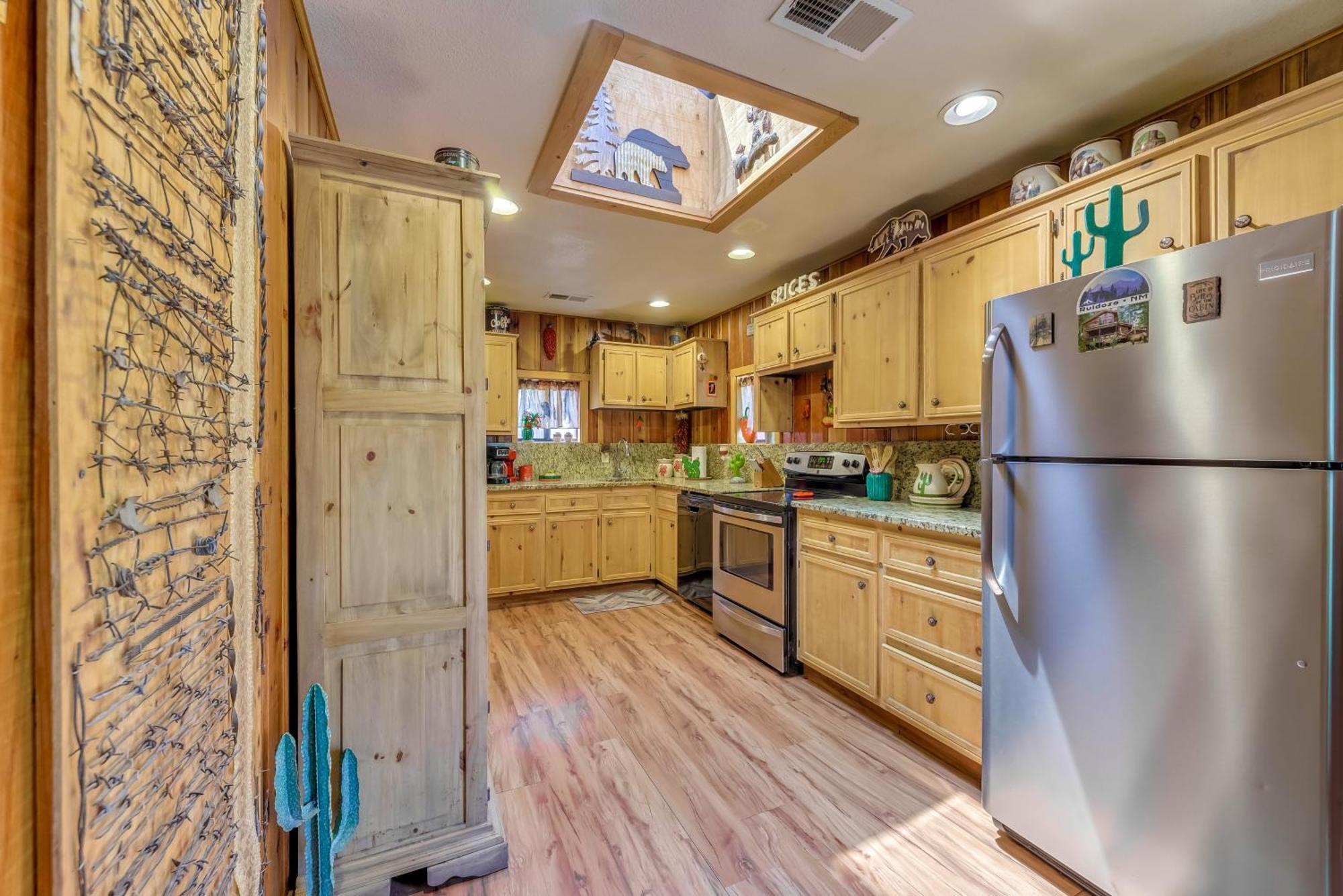 Unique Bear Country Cabin In Ruidoso With Hot Tub! Eksteriør bilde